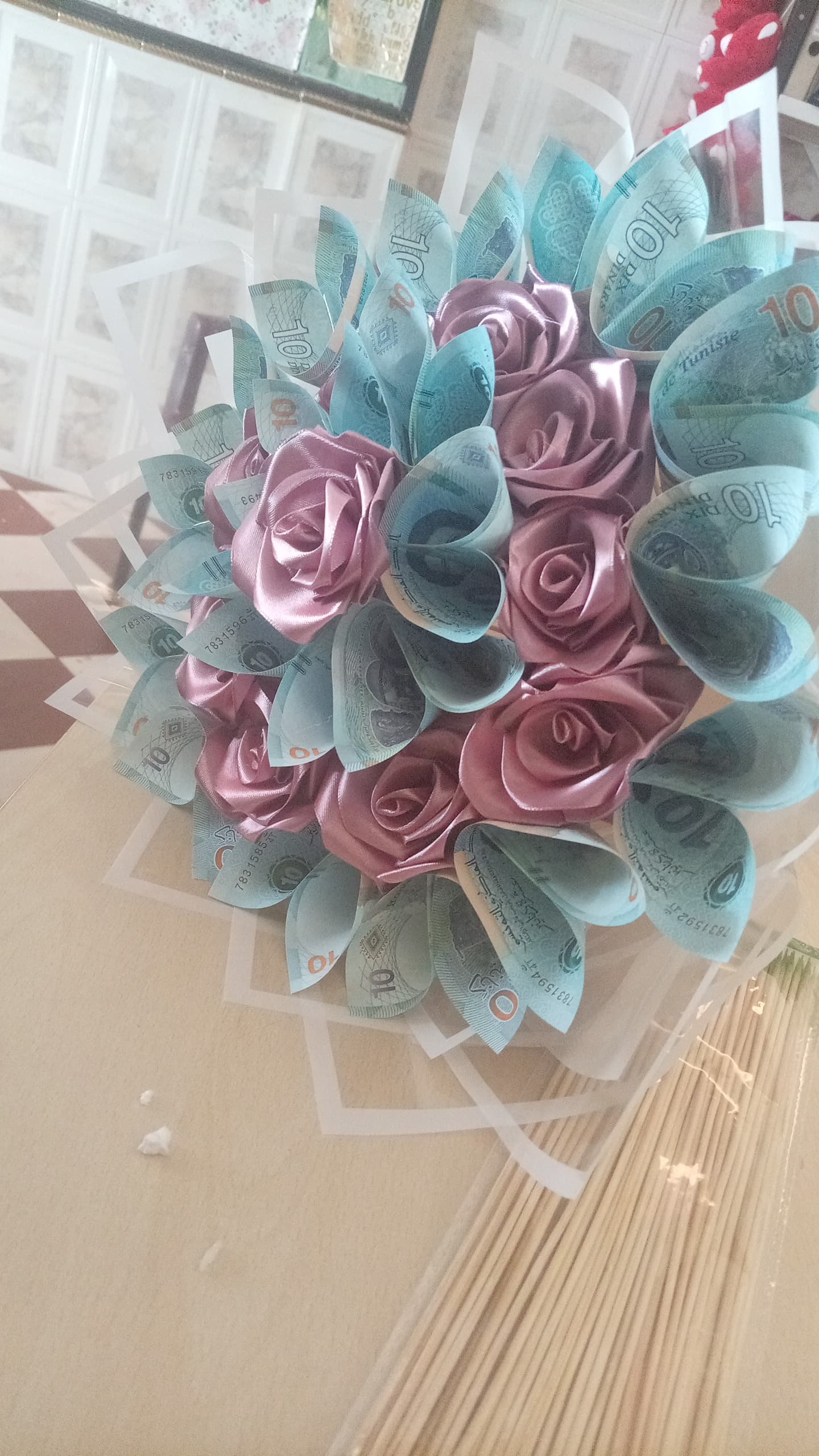 Bouquet en satin avec rech9 — bouquet stain Wardaty Flowers