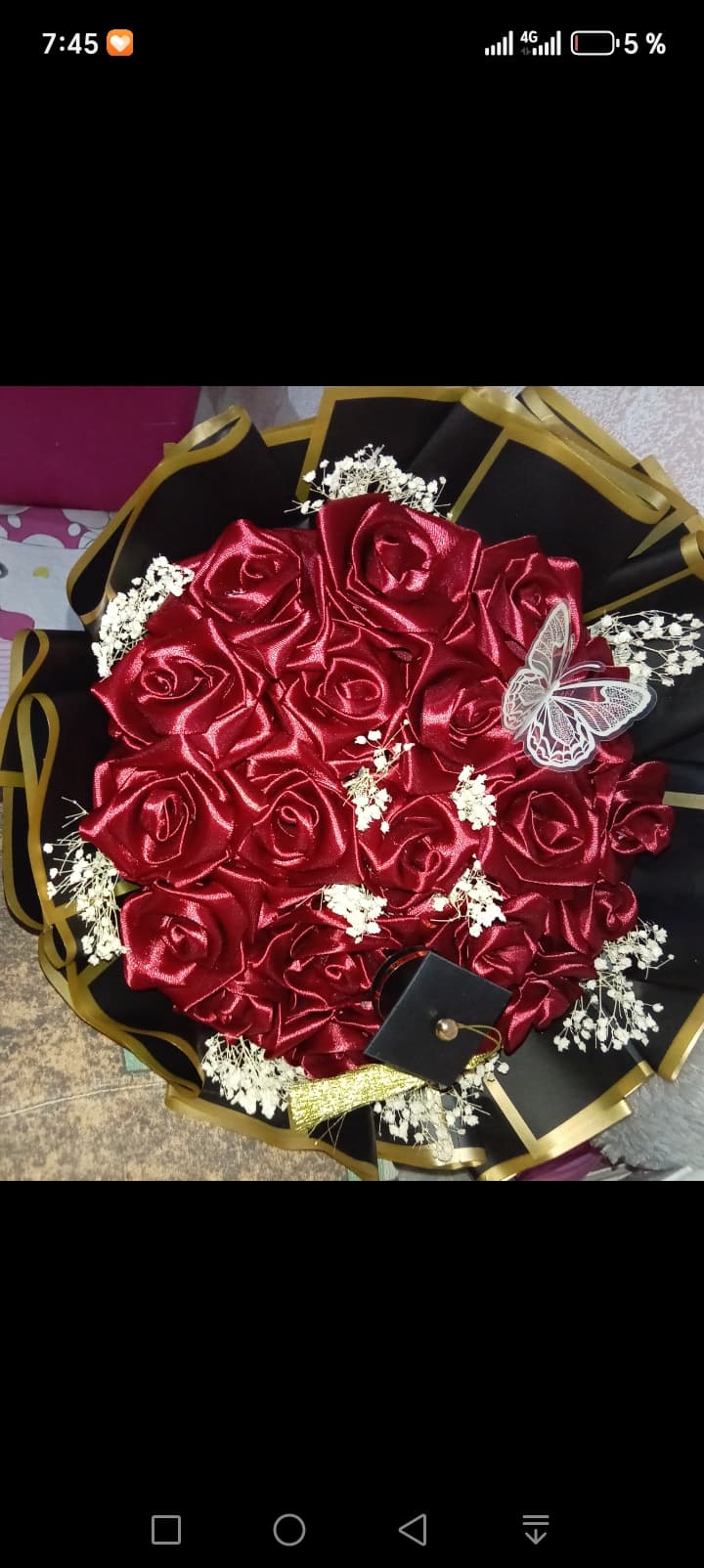 Bouquet satin rouge 🔴 — bouquet stain Wardaty Flowers