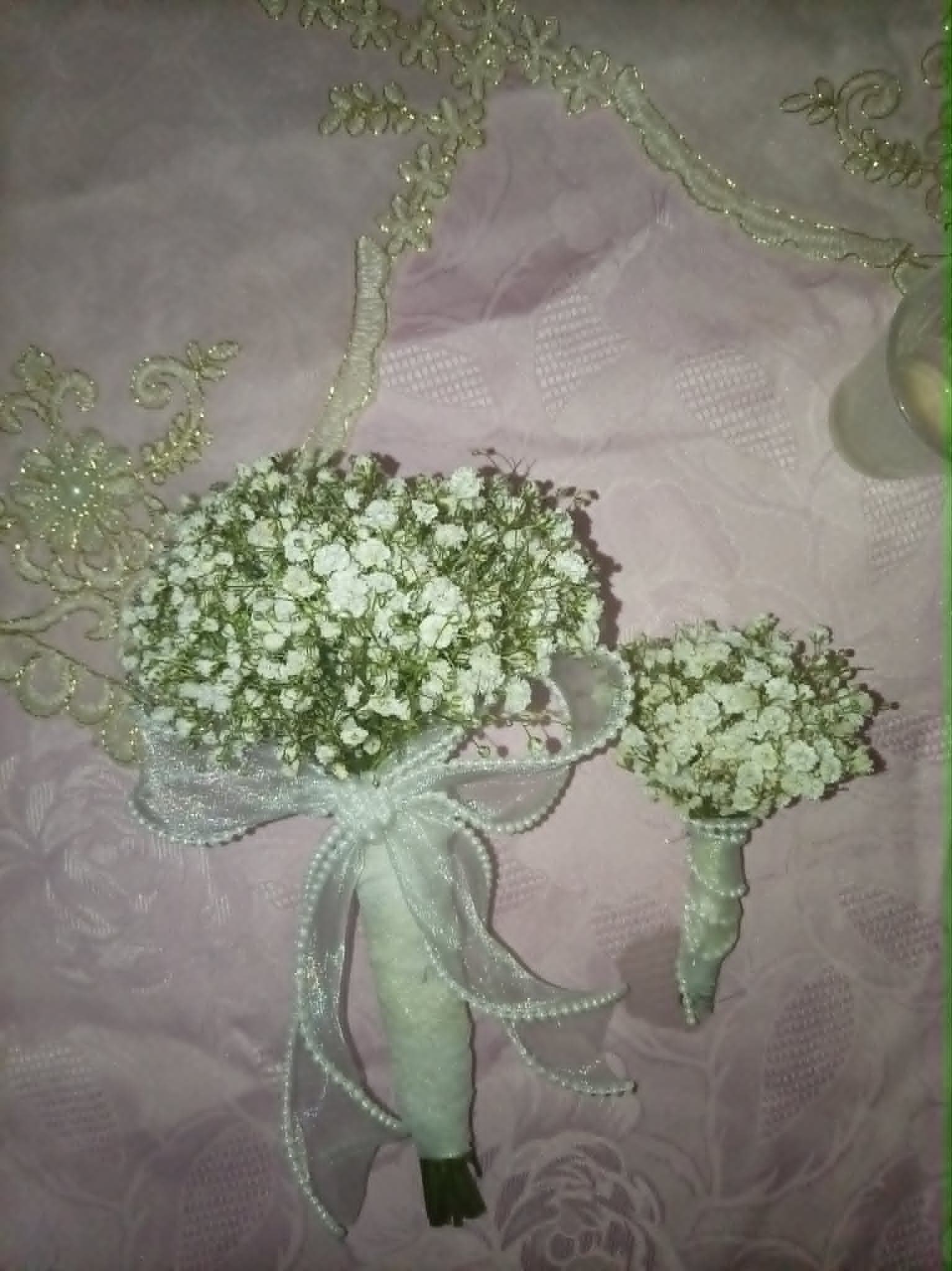 petei jeter a main pour arroussa — Wardaty Flowers Tunis