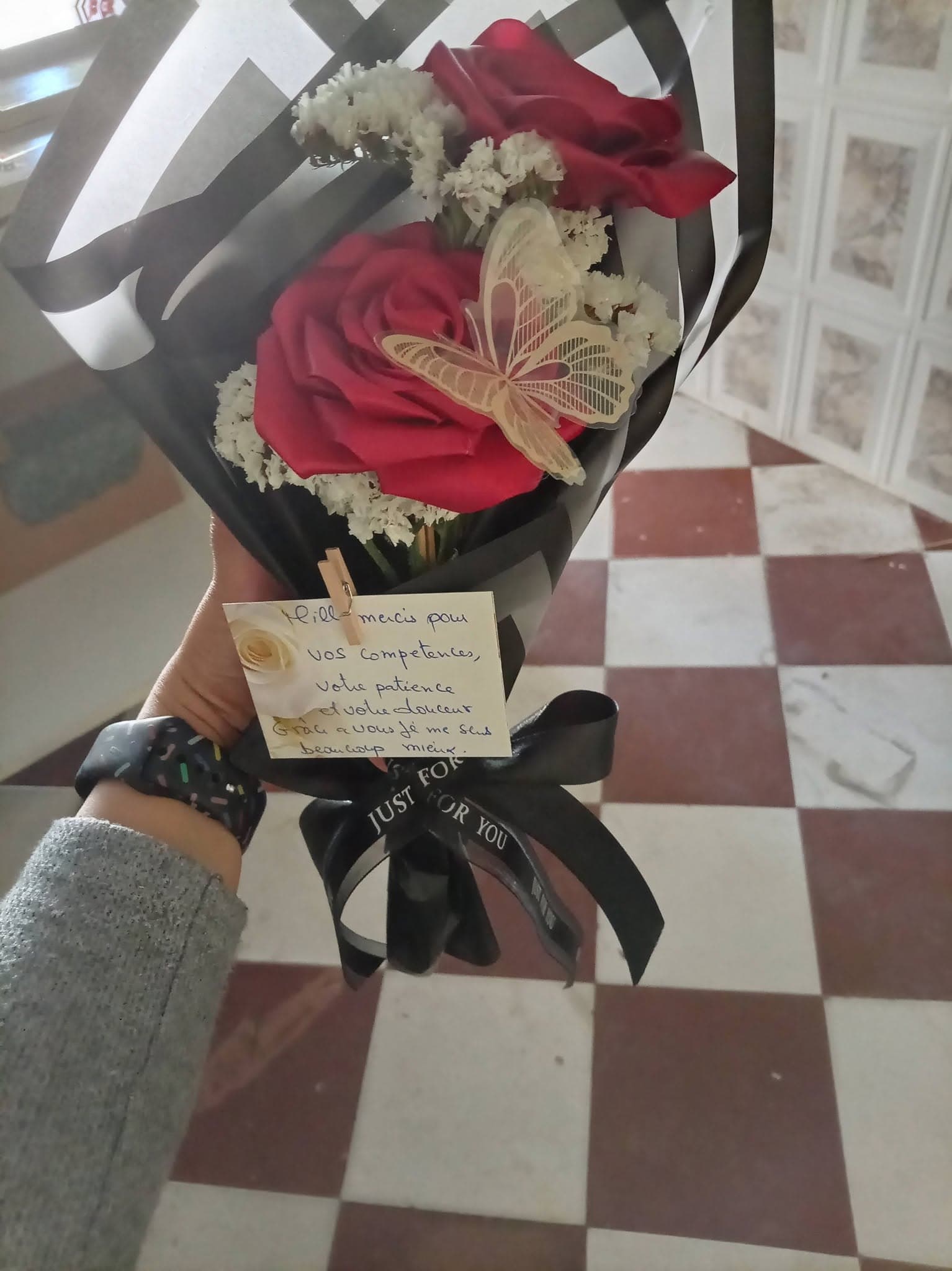 2 fleurs simple en satin — bouquet stain Wardaty Flowers