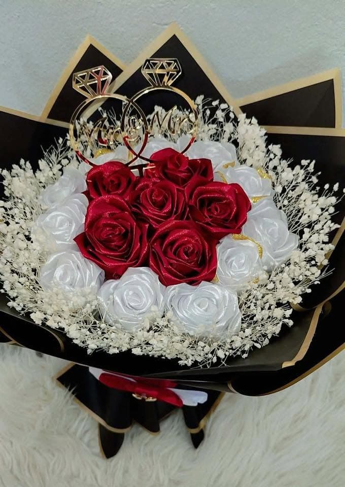 bouquet satin panaché — Wardaty Flowers Tunis