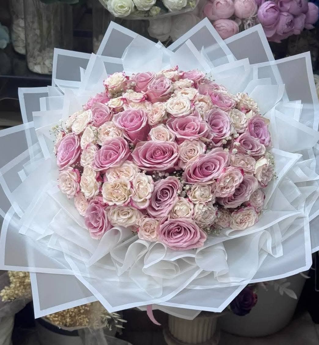 bouquet rose clair — Wardaty Flowers Tunis